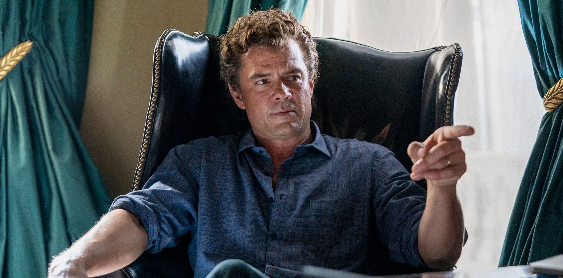 Josh-Duhamel-1-e1732797540197.jpeg
