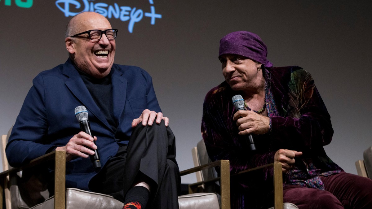 A Sense of Freedom: Filmmaker and Teacher Bart Weiss Talks About his Book "Smartphone Cinema" | Interviews