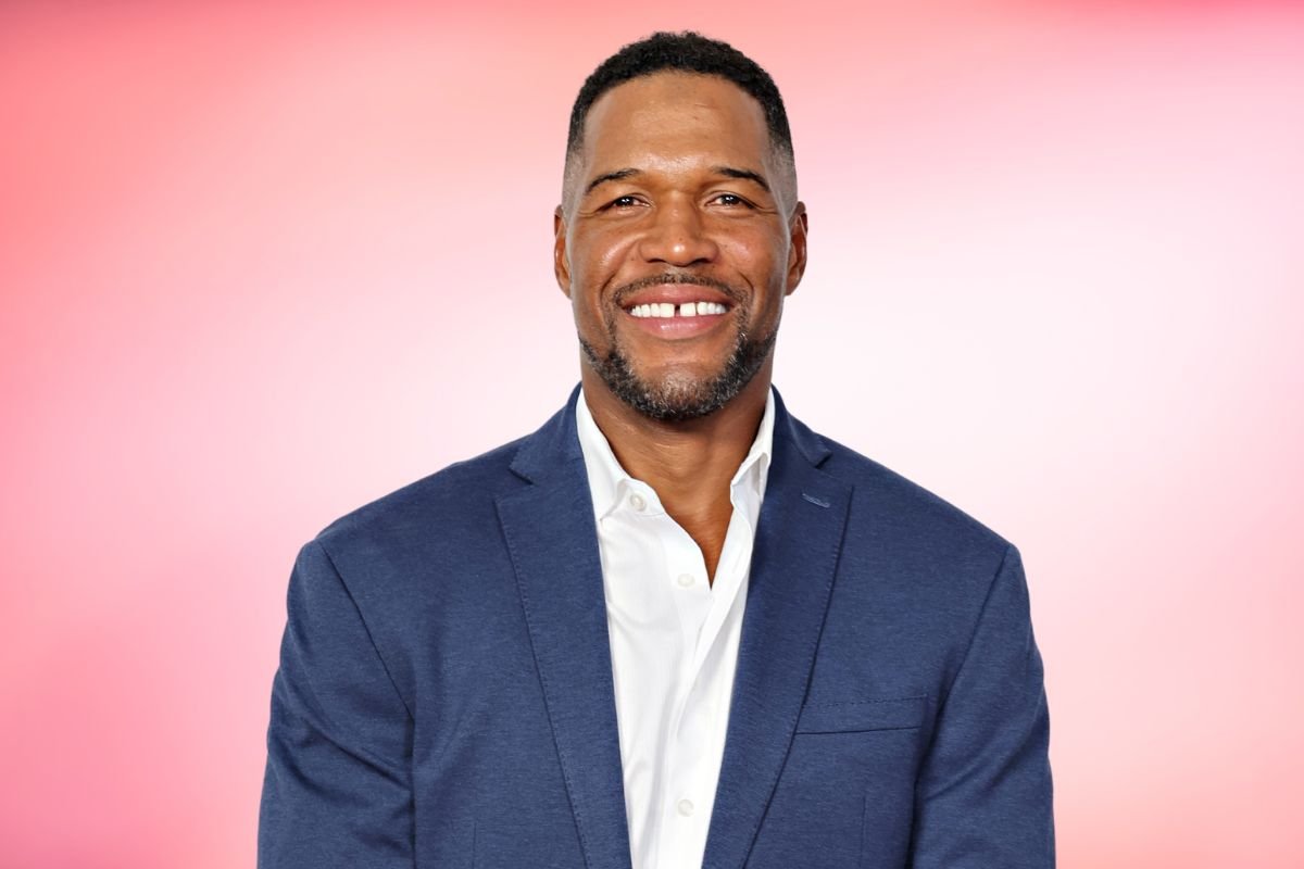 Michael Strahan Responds to National Anthem Criticism