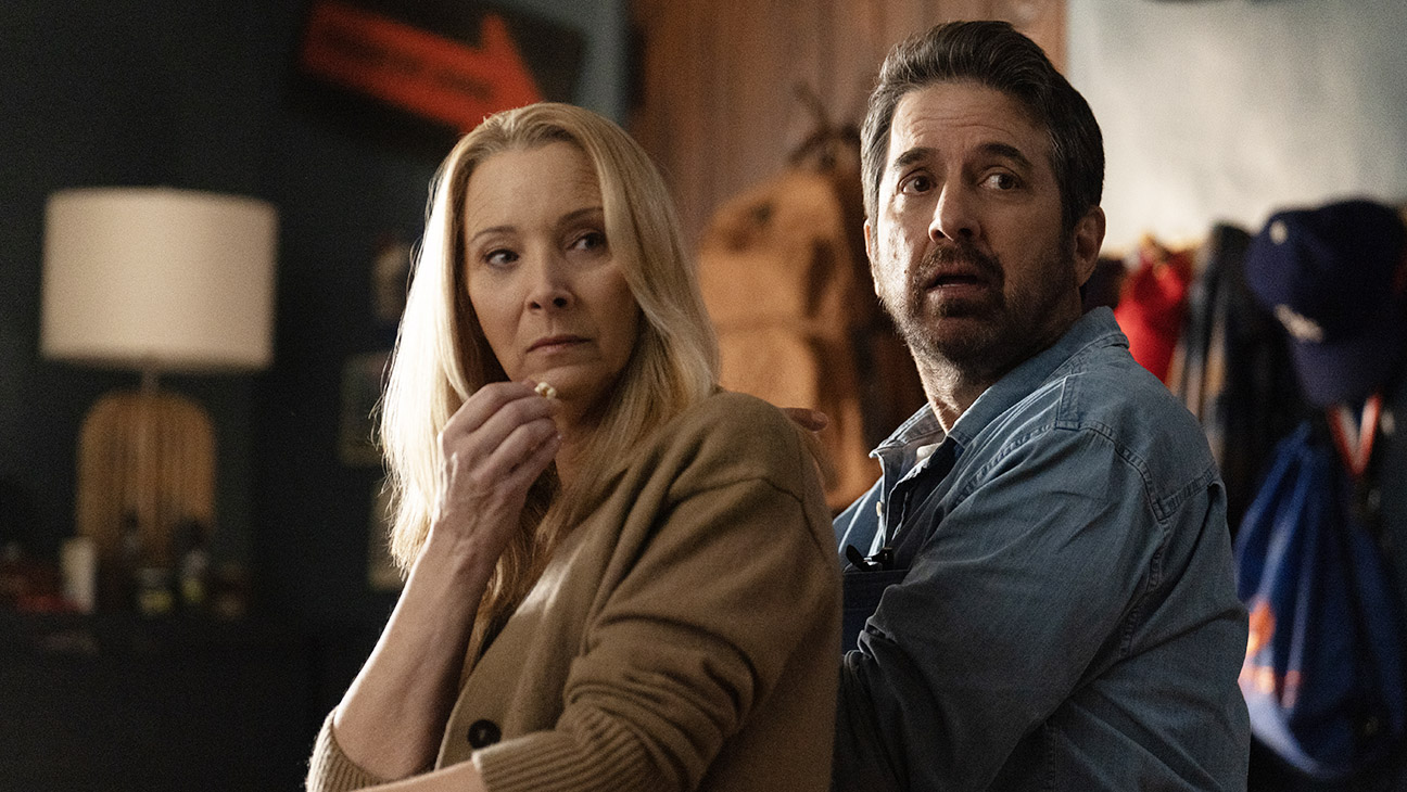 Lisa Kudrow and Ray Romano in Netflix Comedy