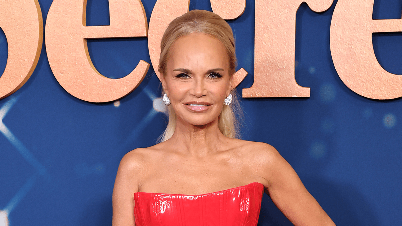 Kristin Chenoweth Defends Wicked Against One Million Moms’ Film Boycott
