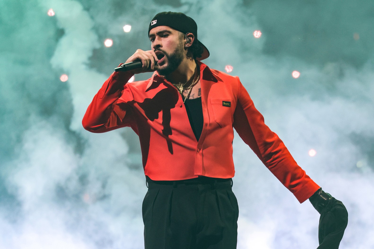 Bad Bunny Announces New Album ‘Debí Tirar Más Fotos'