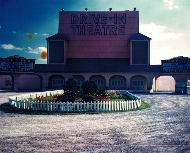 Drive in movie theater Toledo Ohio: Where to catch a flick under the stars in Toledo!