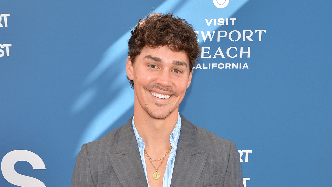 Noah Beck Hopes Acting Paychecks Will Take 'Weight Off' Social Media