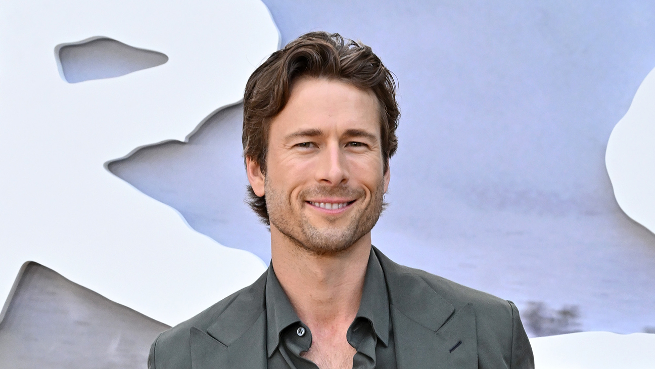 Glen Powell at Center of Bidding War Over Erotic Thriller Homewreckers