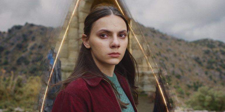 his-dark-materials-dafne-keen-lyra.jpg