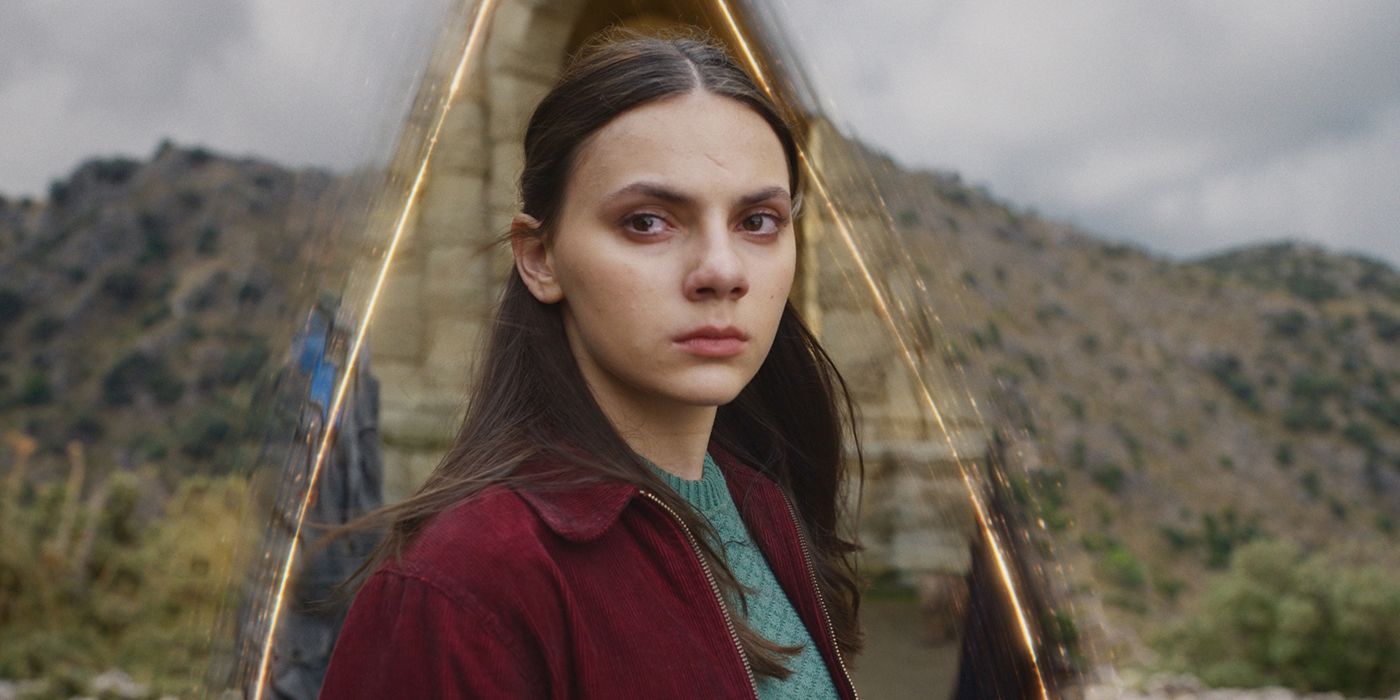 his-dark-materials-dafne-keen-lyra.jpg
