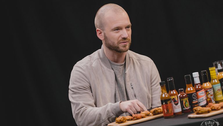 sean_evans_-_hot_ones_-_h_-_2019_0.jpg