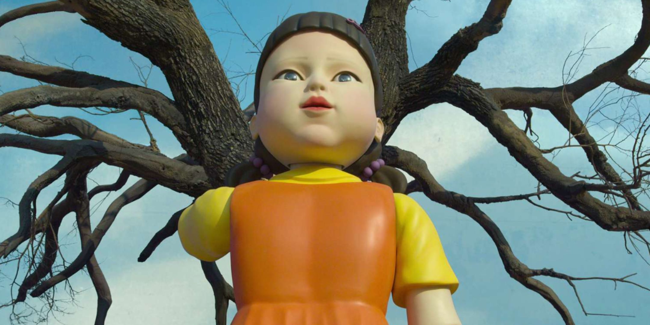 squid-game-red-light-green-light-giant-doll.jpg