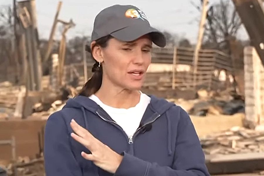 Jennifer Garner Says She 'Lost a Friend' in L.A. Wildfires