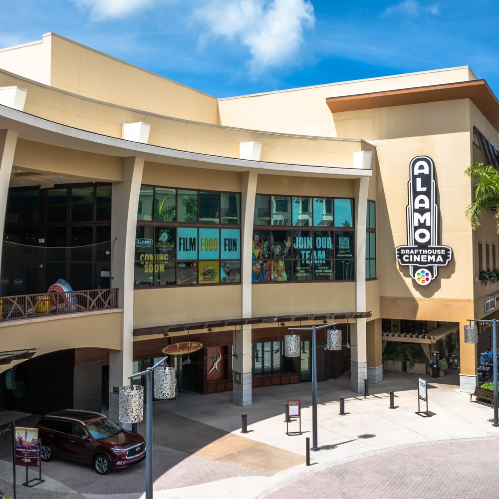 Best movie theater in Naples FL at the Mercato? Check out these great options for your next movie night!