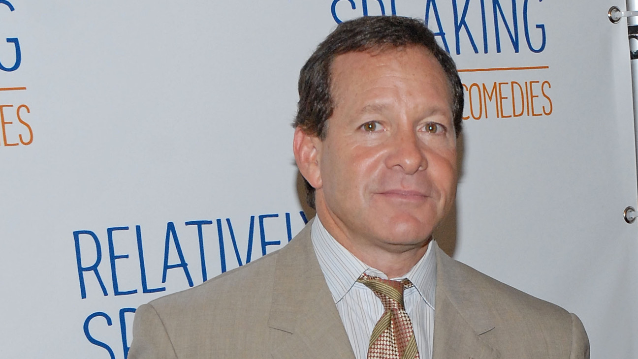 Steve Guttenberg Says Pacific Palisades Fire Is 'Unbelievable'