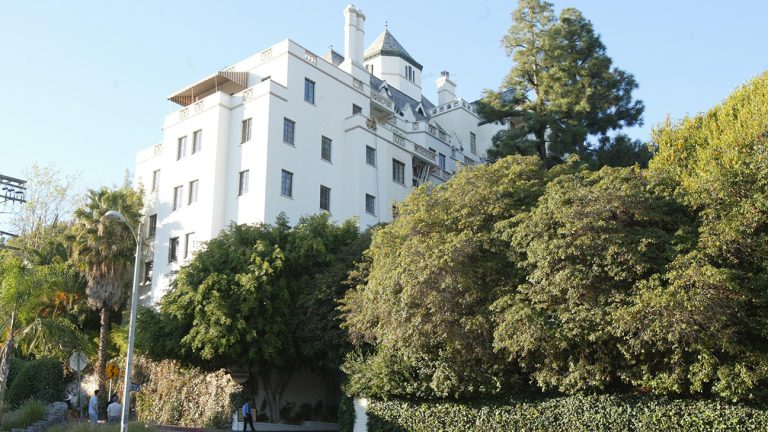 Chateau-Marmont-GettyImages-2895520-GETTY-MAIN-2025.jpg