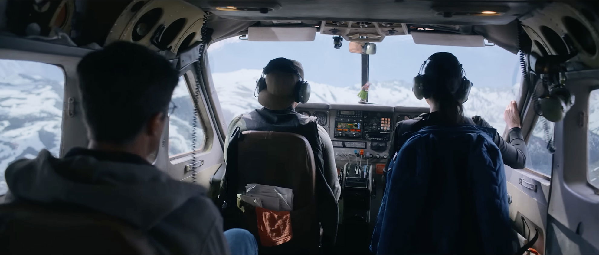 FlightriskFlyingmainimgtrl2TW02.jpg