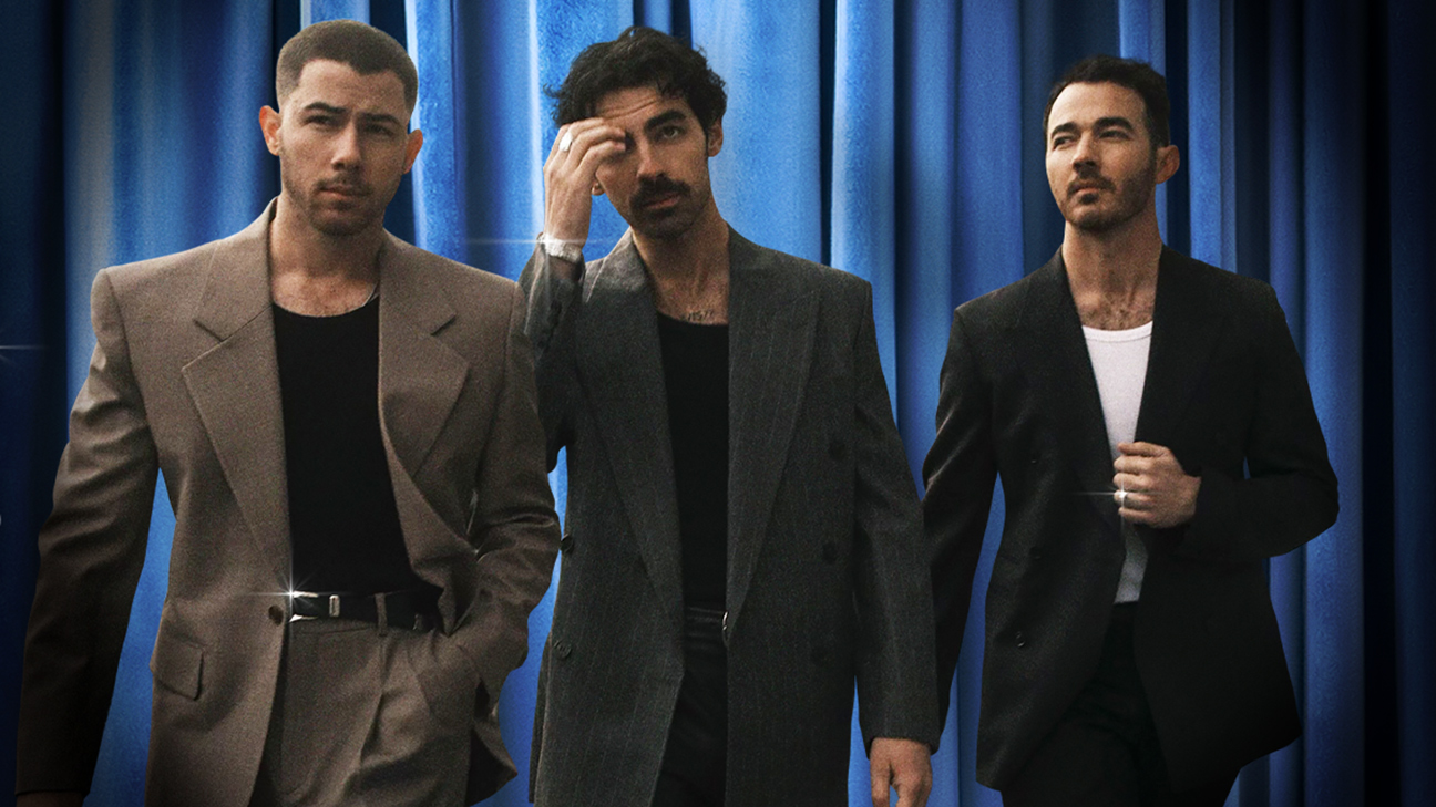 Jonas-Brothers-Dick-Clarks-Rockin-Eve_COURTESY-ANTHONY-MANDLER-PUBLICITY-MAIN-2024.jpg
