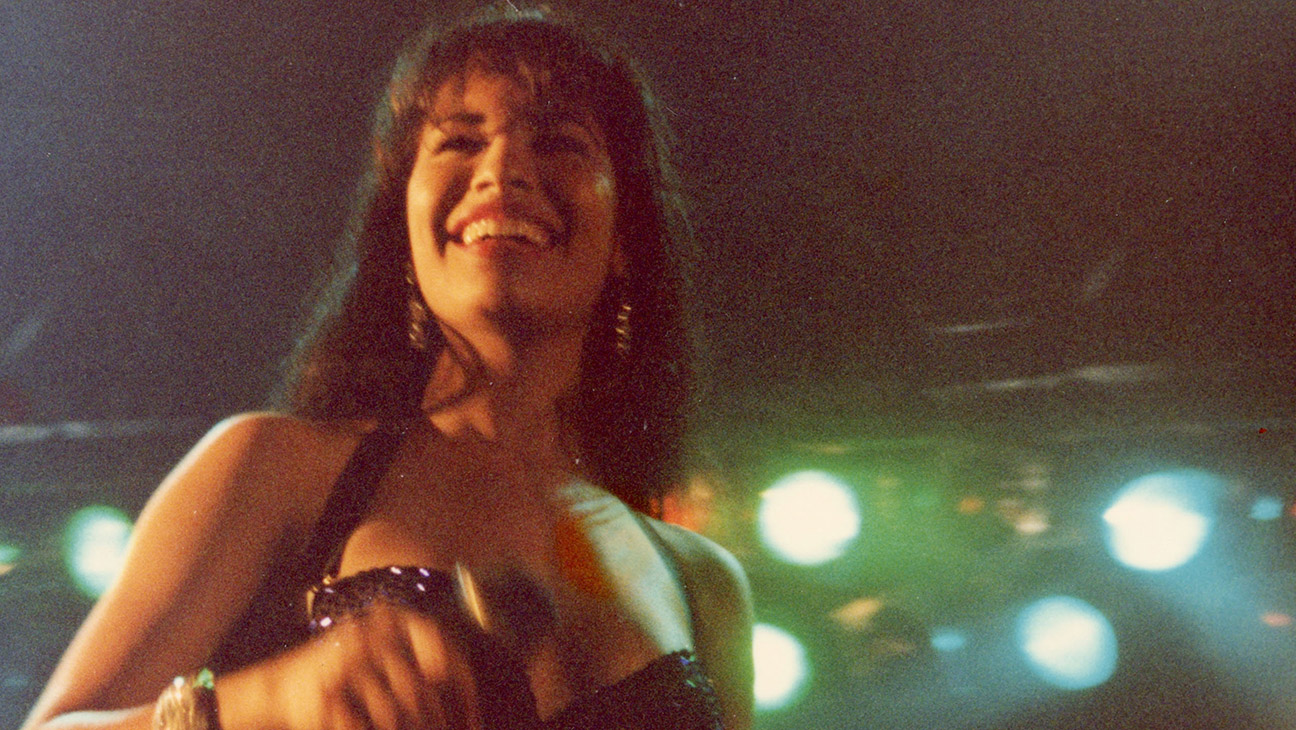 Selena_y_Los_Dinos-Still_1-H-2025.jpg