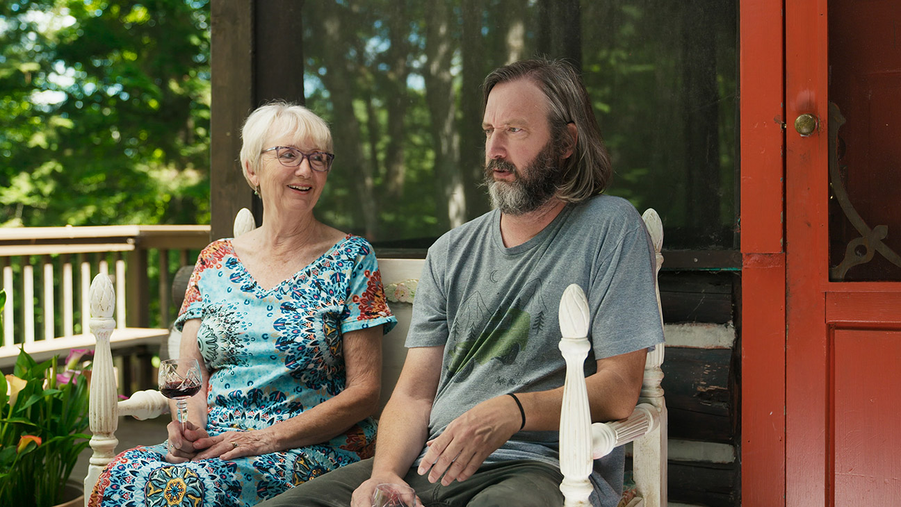 This-Is-The-Tom-Green-Documentary-03_LtoR_Mary-Jane-Green__Tom-Green-H-2025.jpg