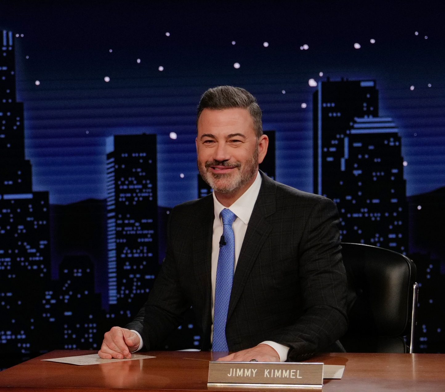 Jimmy Kimmel Breaks Up Over L.A. Wildfires, Takes Aim at Trump