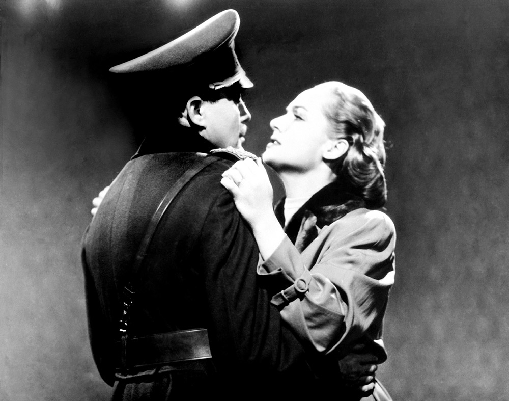 TO BE OR NOT TO BE, from left, Jack Benny, Carole Lombard, 1942