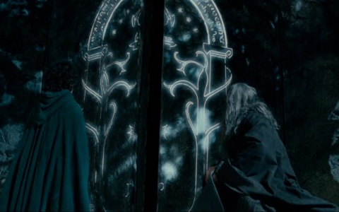 There Is Much More to the Gift Galadriel Gives Gimli in ‘Fellowship of the Ring’ Than You Know