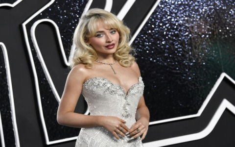 Sabrina Carpenter 2025 Grammys Highlights: 2 Wins, Moments