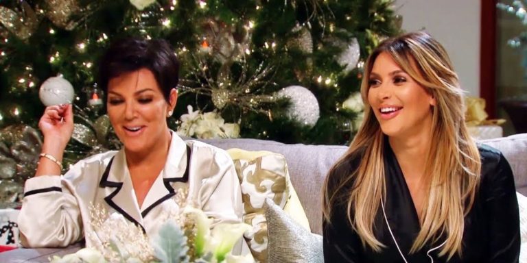 kim-kris-kardashian-christmas.jpg