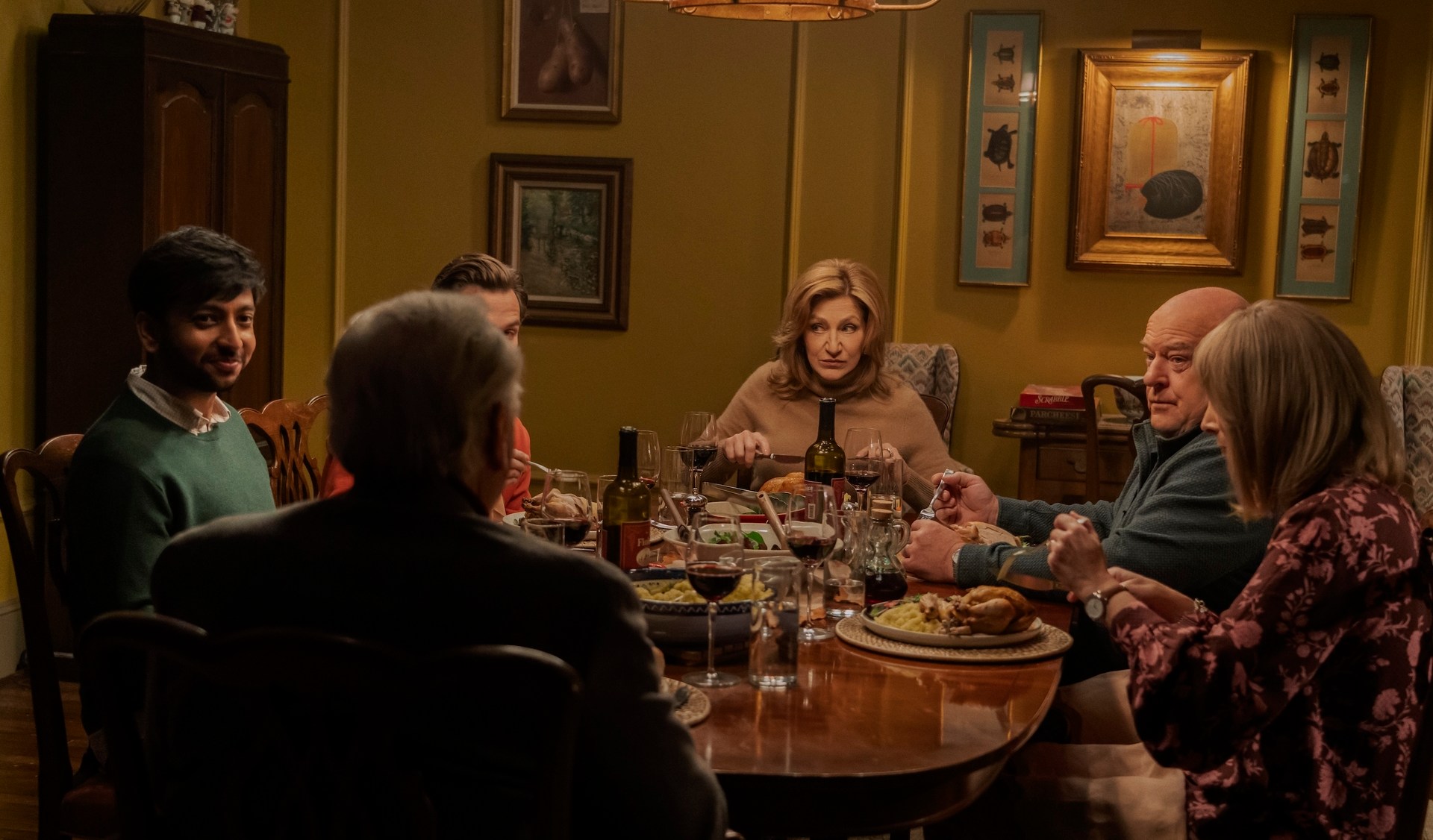 Brian Cox & Lisa Kudrow in Max Horror Flick