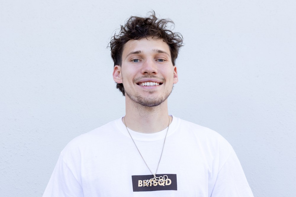 Jesser Signs With CAA