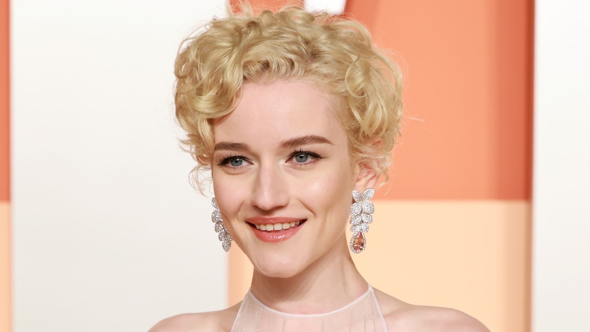 Julia Garner in Talks for FTX Limited Series at Netflix