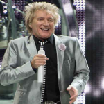 Rod Stewart Performs ‘Forever Young’ at 2025 AMAs