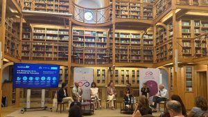 Conecta-panel-Thursday-.jpg