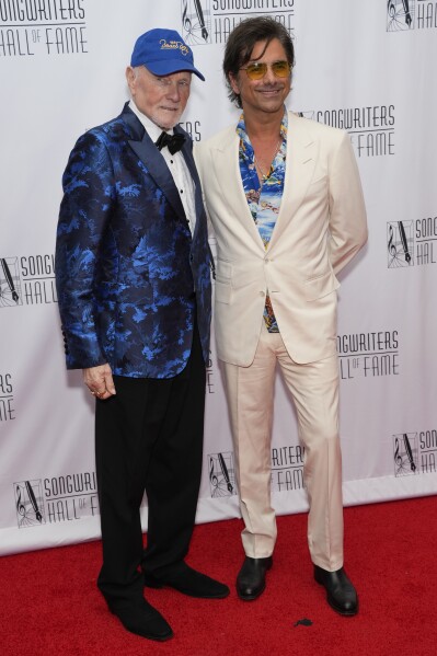 Mike Love Pays Tribute to Brian Wilson At Songwriters Hall of Fame Event