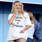 Why Sabrina Carpenter Might Consider Banning Phones at Her Concerts