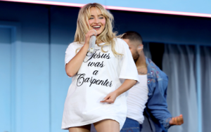 Why Sabrina Carpenter Might Consider Banning Phones at Her Concerts
