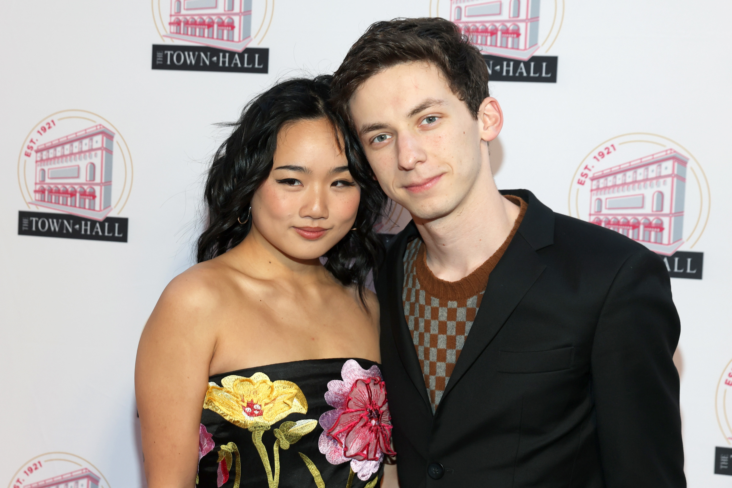 Andrew Barth Feldman to Replace Darren Criss in 'Maybe Happy Ending'