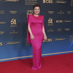 Kelly Clarkson Postpones Opening Night of Las Vegas Residency