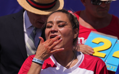 Joey Chestnut, Miki Sudo Win 2025 Nathan’s Hot Dog Eating Contest