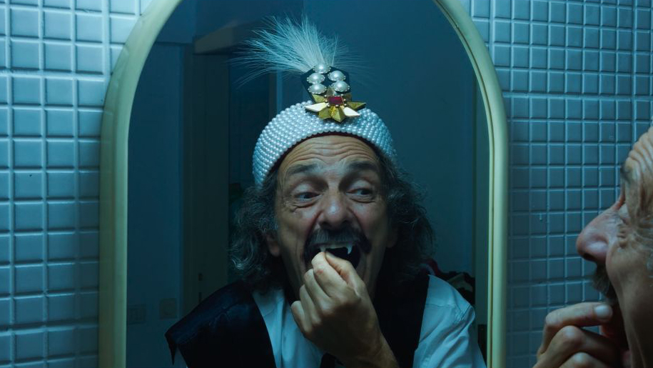 Radu Jude's Racy and Overlong Arthouse Vampire Flick