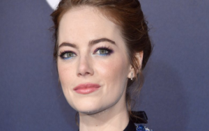 Emma Stone Cried Before Shaving Head, Recalls Mom’sCancer Battle