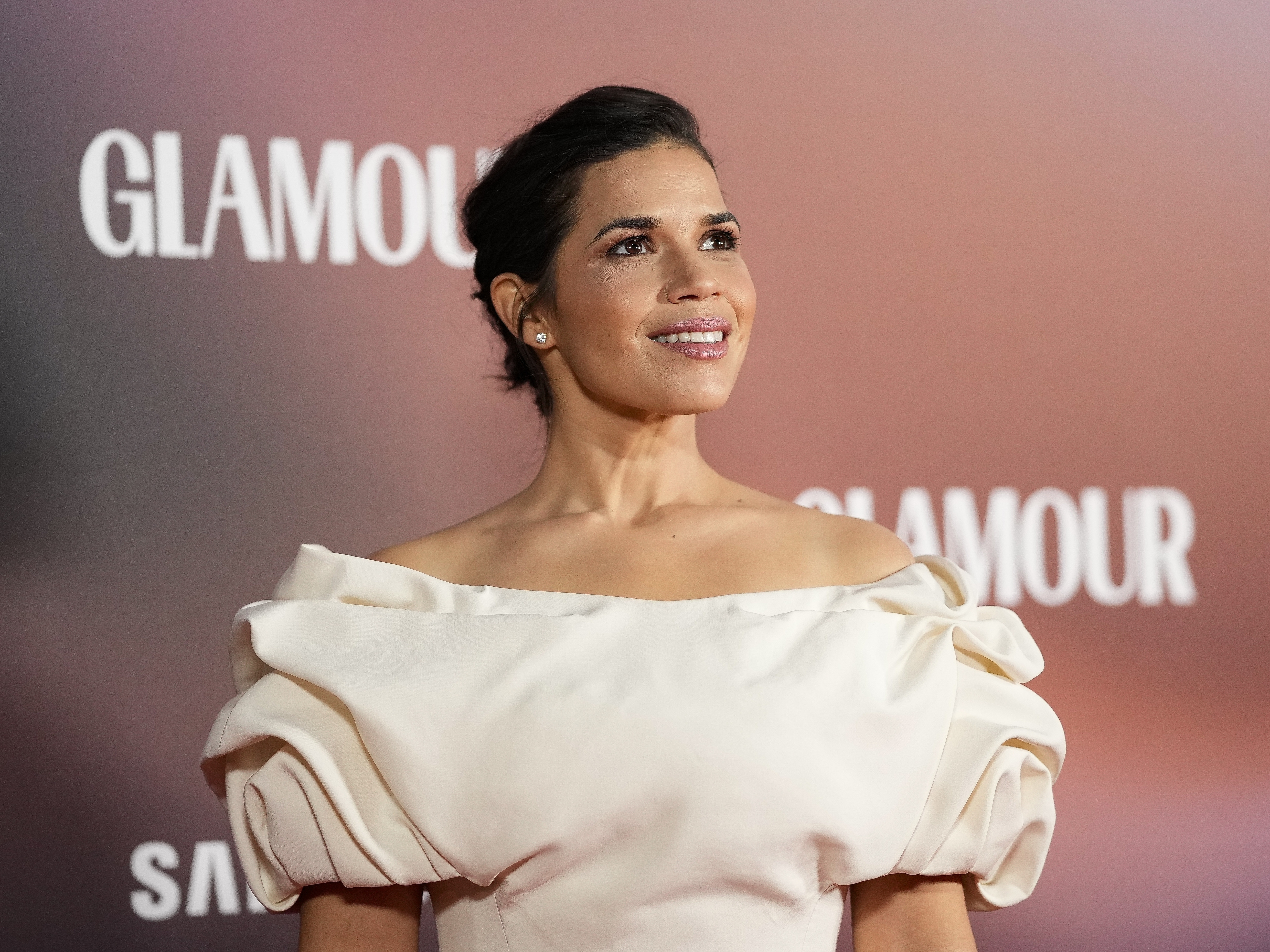400 Celebs Sign Statement Backing Host