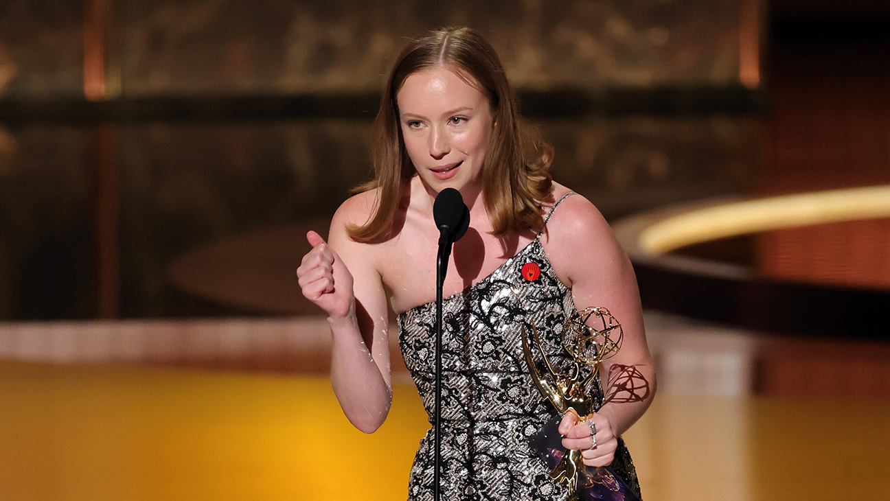 Hannah Einbinder Slams ICE After Comedy Supporting Actress Emmy Win