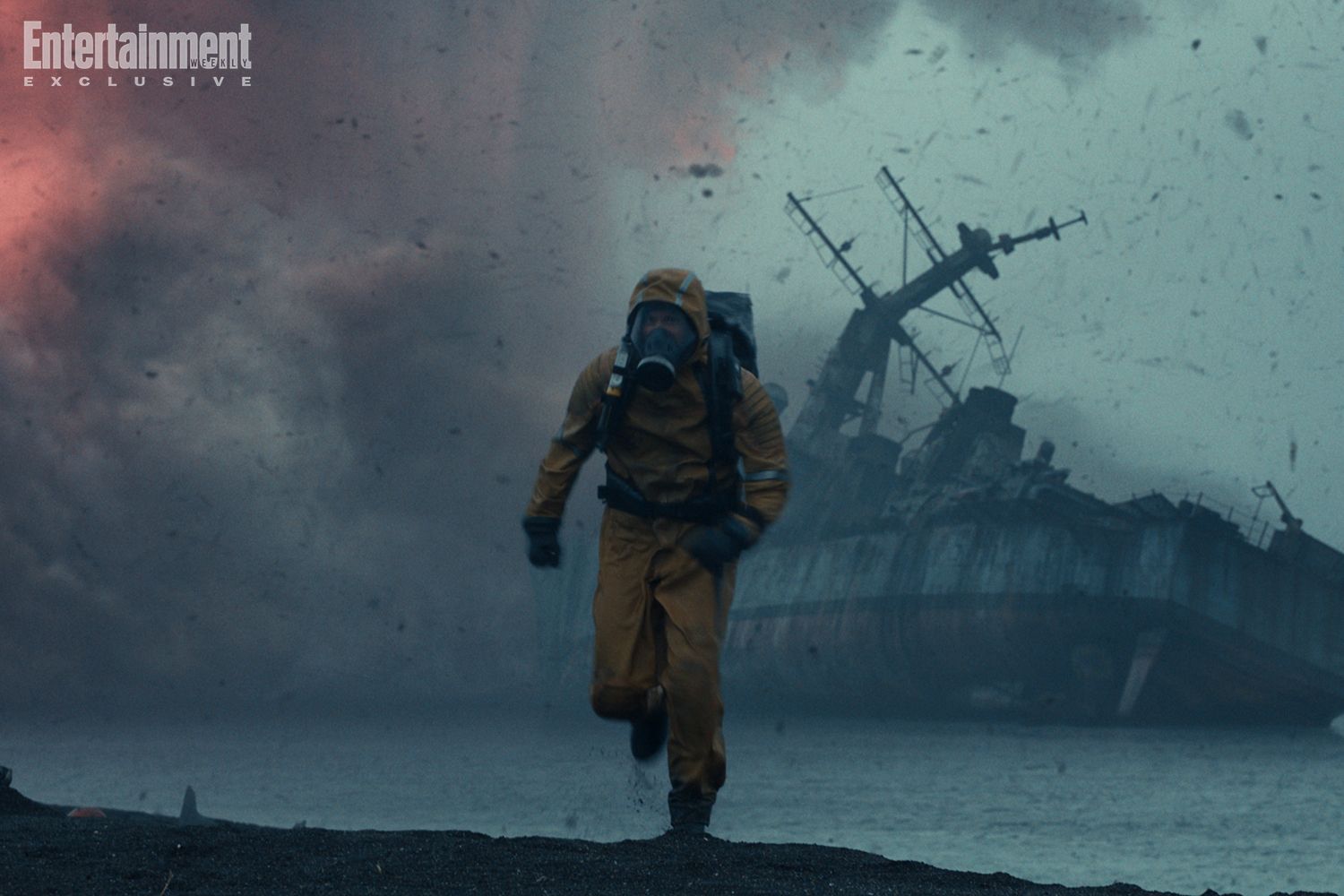 Gerard Butler Dodges More Meteors