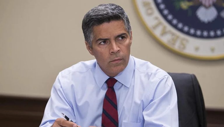 esai-morales.jpg