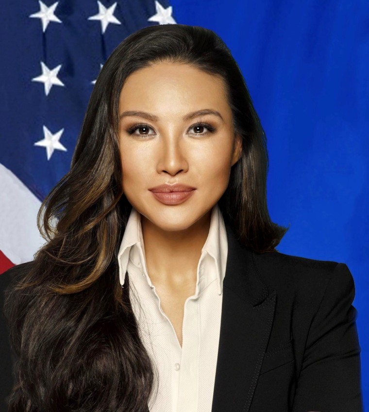 400 Celebs Sign Statement Backing Host
