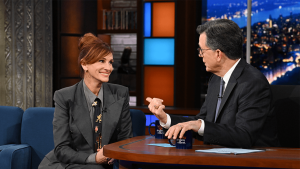 Julia-Roberts-Stephen-Colbert-publicity-H-2025.png