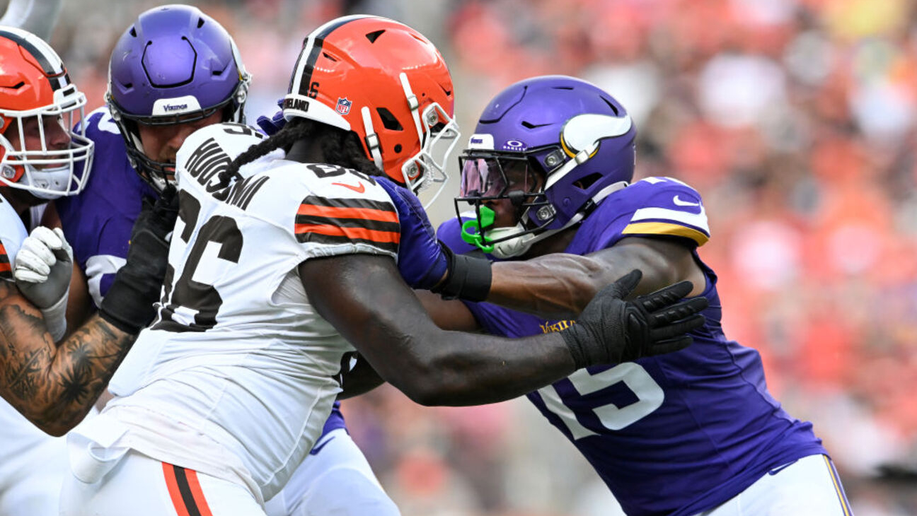 NFL-Minnesota-Vikings-vs-Cleveland-Browns-GettyImages-2168609081-H-MAIN-2025.jpg