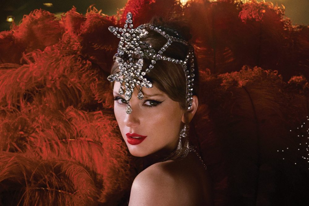 Taylor Swift's Showgirl Sells 2.7 Million Copies in First Day